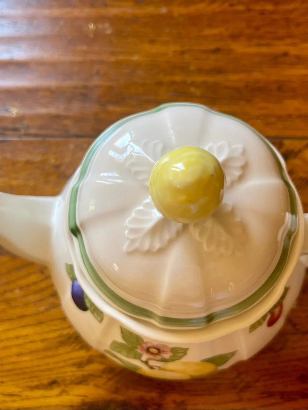 Villeroy & Boch French Garden Ceramic Fruit Teapot in White, Yellow & Green